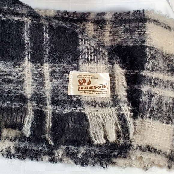 Mohair Scarf - Picture 3 of 4